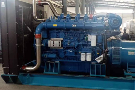 玉柴發電機組使用期間產生的污垢如何去除？